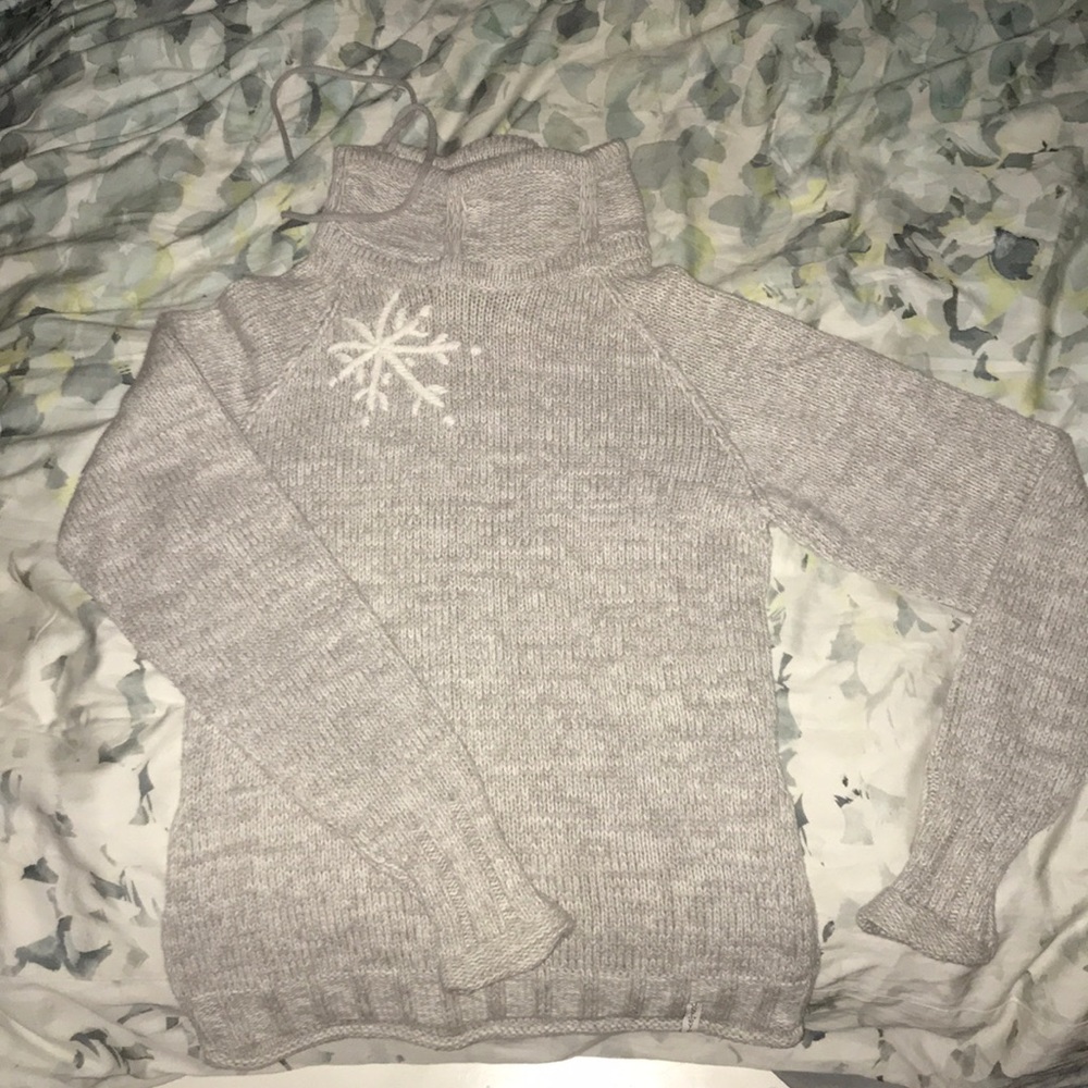 BRAND NEW Beautiful Sweater